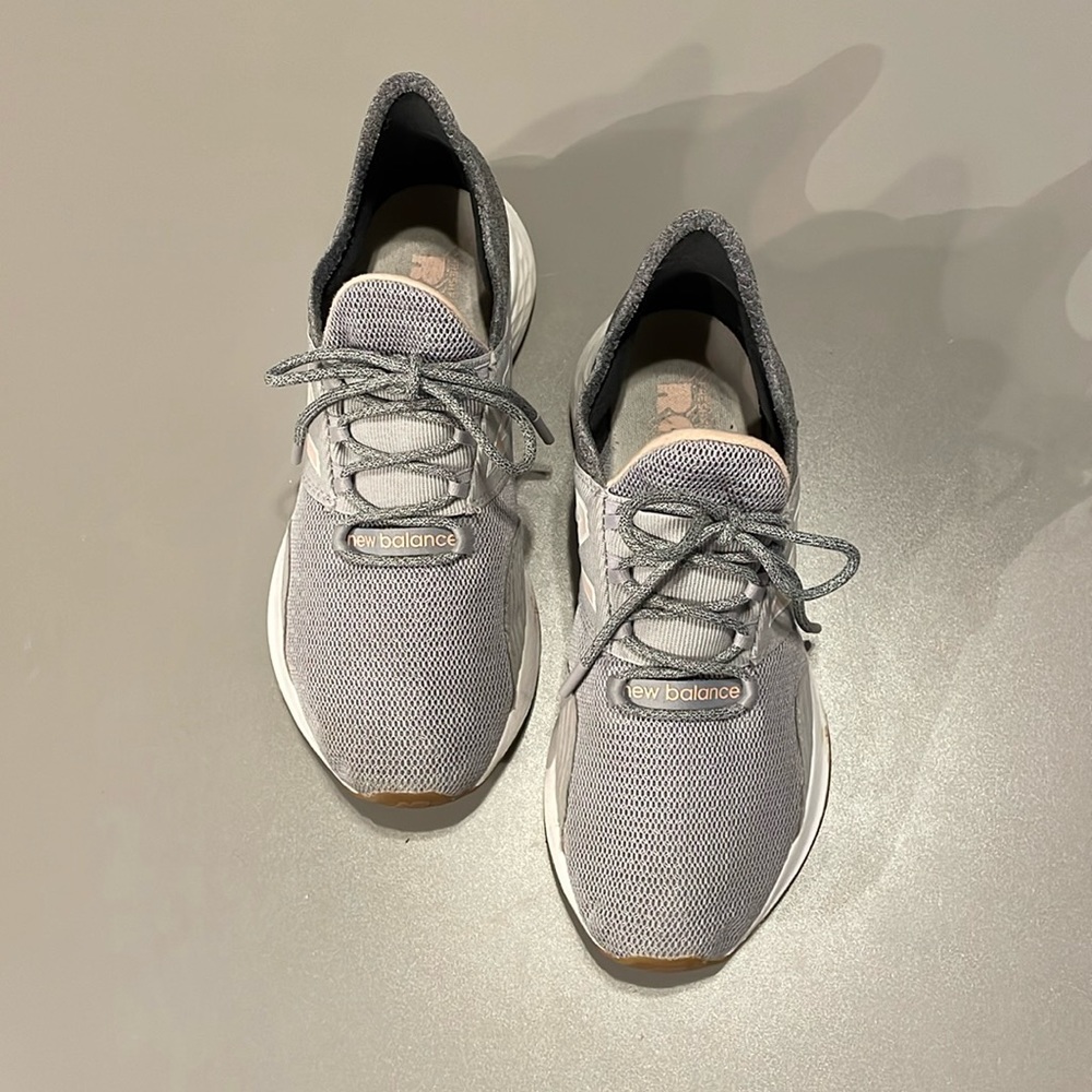 Women’s New Balance Tennis Shoe, GUC Size 9.5